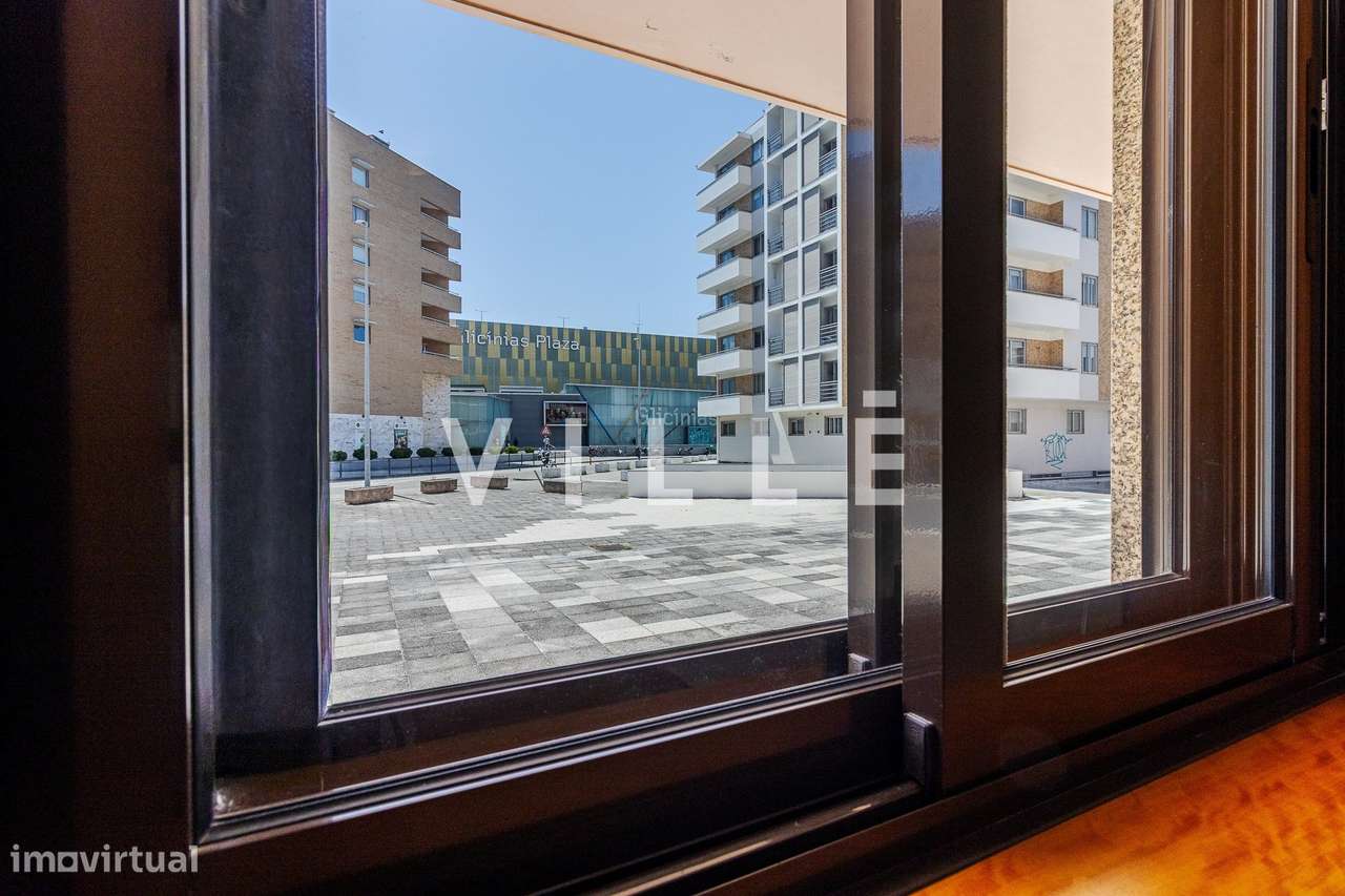Apartamento T2 com Garagem Fechada e Arrumo no Glicinias-7