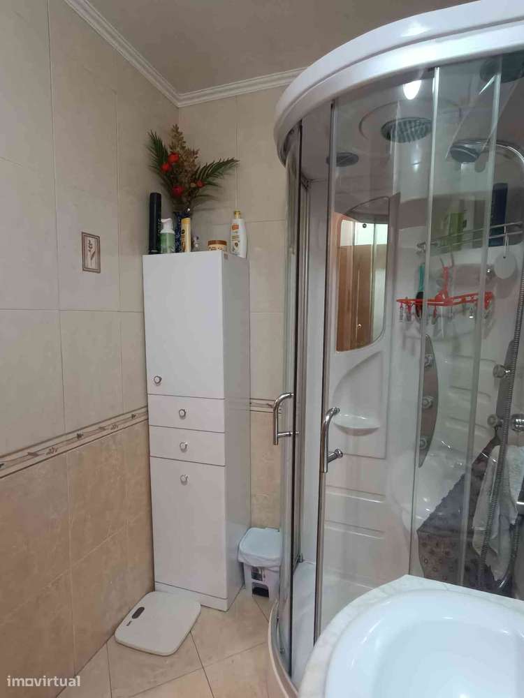 T3 com 2 casas de banho, pronto a habitar em Almada-10