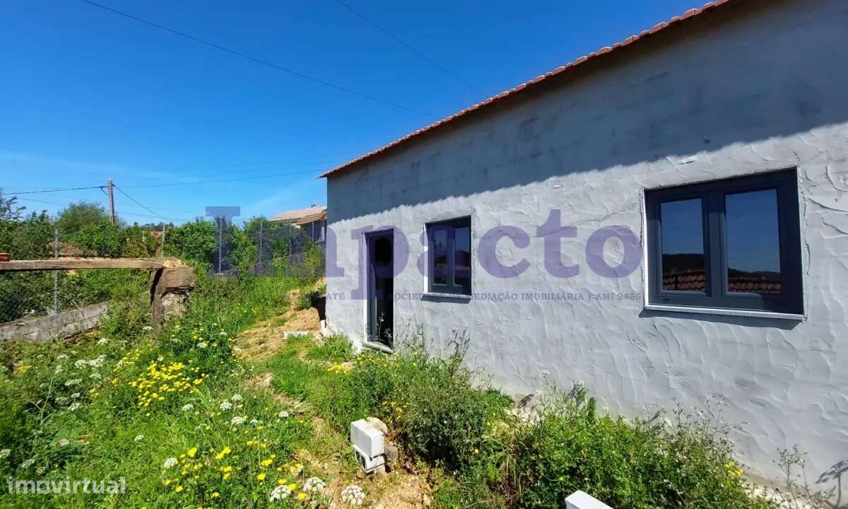 Moradias para reconstrução em Ossela, Oliveira de Azeméis - Grande imagem: 4/15