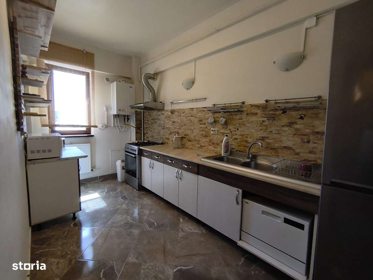 Apartament 2 camere Dec 58 mp+ loc de parcare Cug Capitol 92000 euro-3
