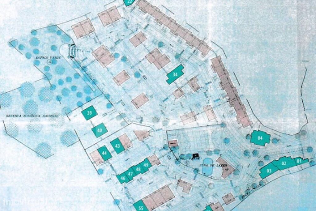 Venda de lote de terreno urbano para construção de moradia T4 no centr