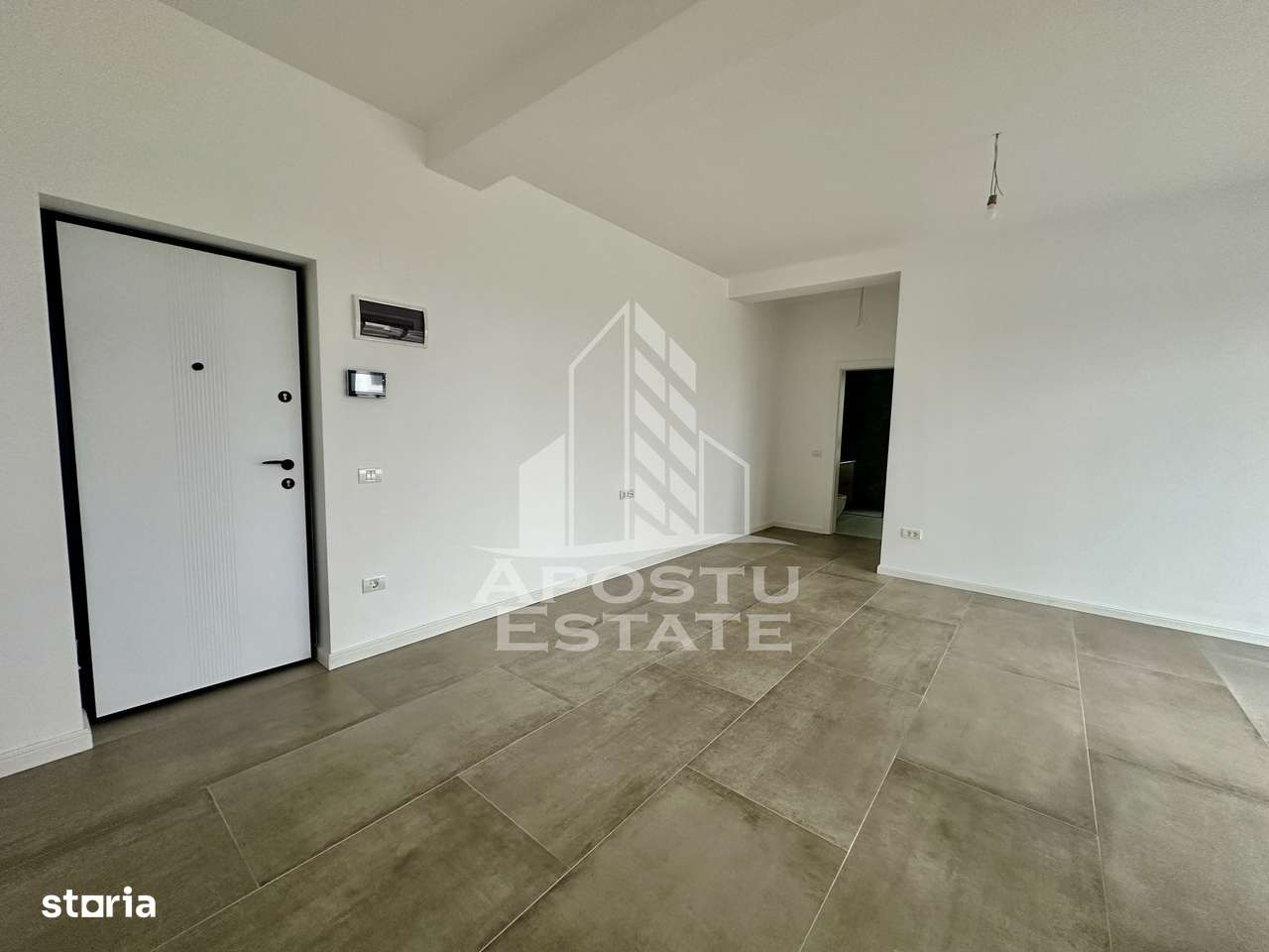 Apartament cu 2 camere, semidecomandat, etaj 1, zona Planetelor - Imagine principală: 3/7