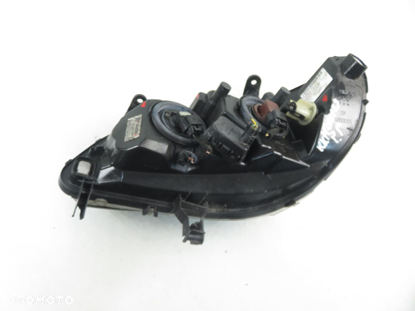 LAMPA PRAWA PRZEDNIA OPEL ZAFIRA A (T98) 90582022 - 4