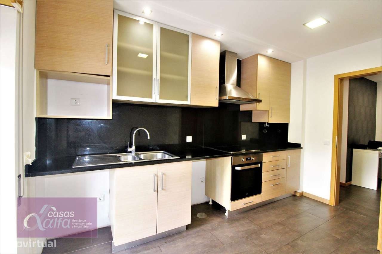 T3 Com boas áreas junto ao Centro de emprego Leiria - Grande imagem: 2/20