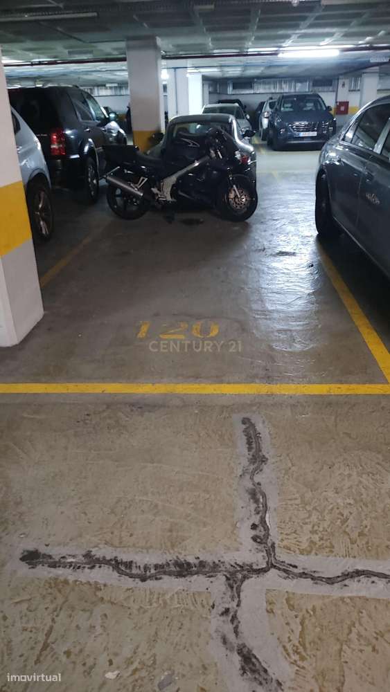 Espaço de Estacionamento em Alvalade, Lisboa-16