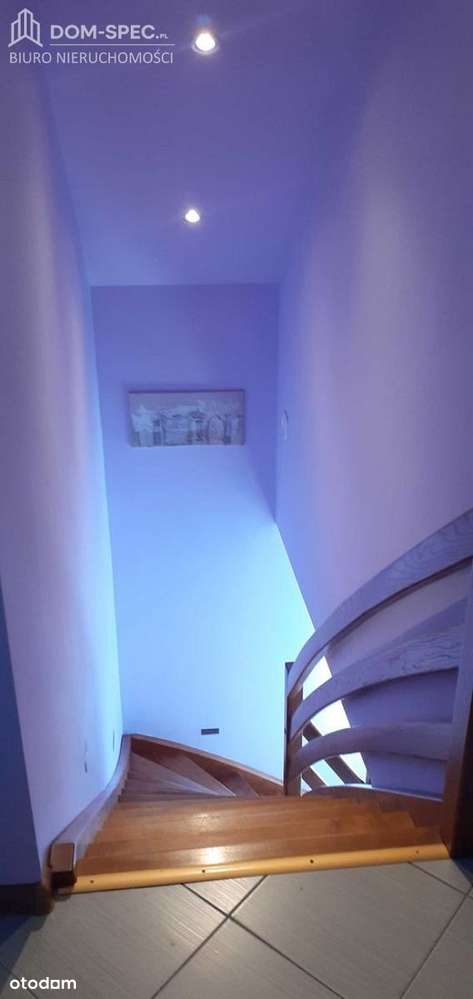 Przestronny dom wolnostojący z ogrodem, kominkiem-5