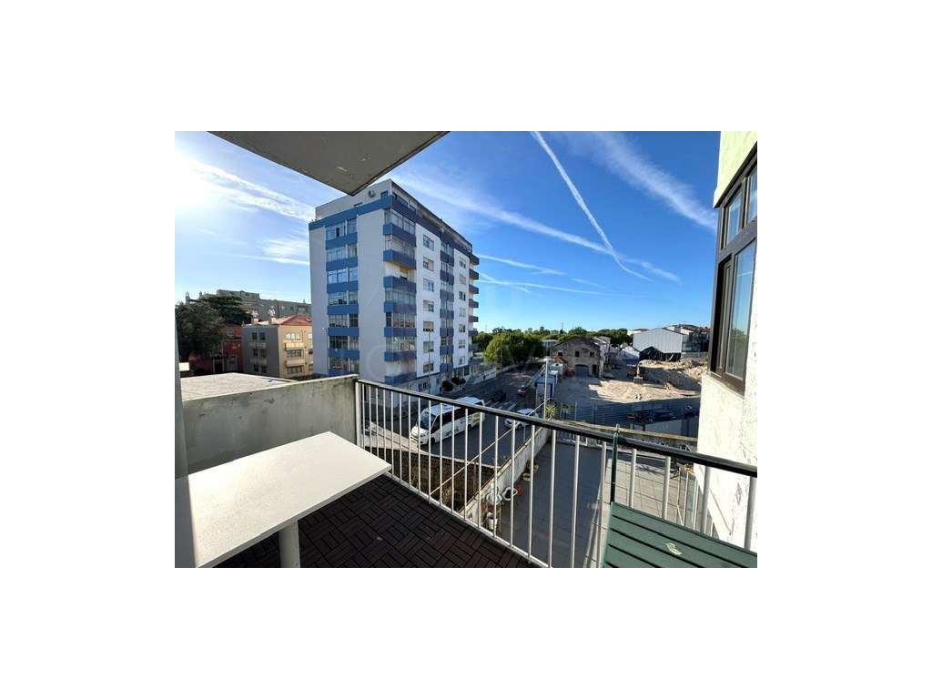 Apartamento T3+1 renovado para venda, na Rua São Dinis, Paranhos, P...-13