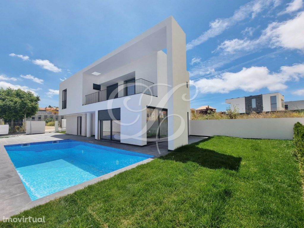 Moradia T3+2 c/ piscina | Carcavelos