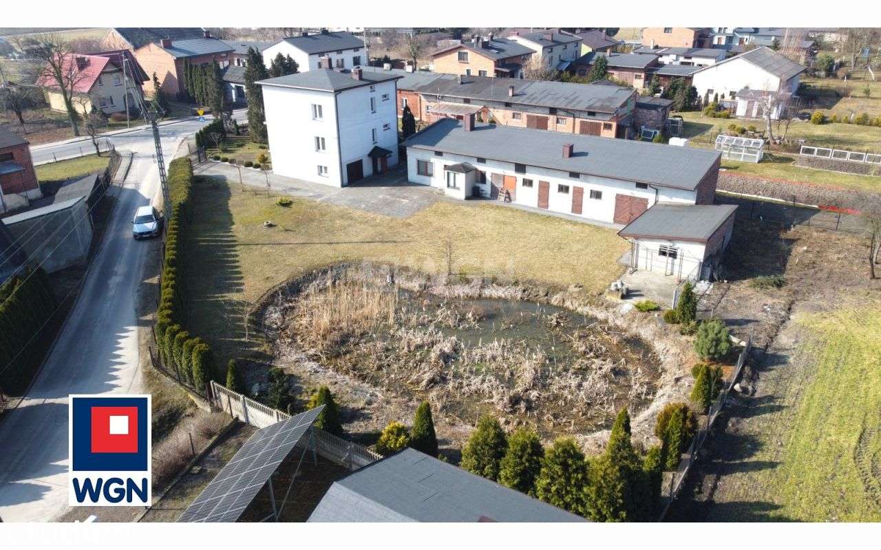 Praktyczny dom z dużym terenem..-3