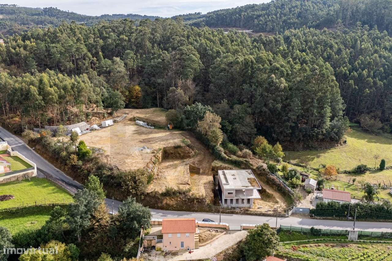TERRENO com 2247 m2 com Projeto Aprovado para 3 Moradias T3 - Grande imagem: 4/16