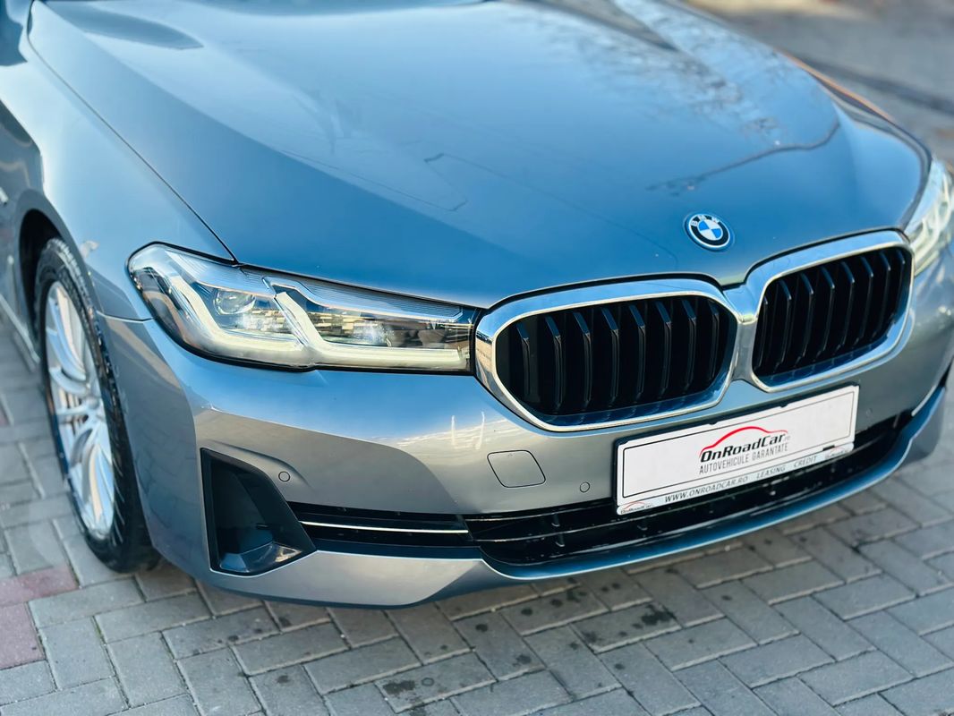 BMW Seria 5 530e xDrive Touring Aut. - 37