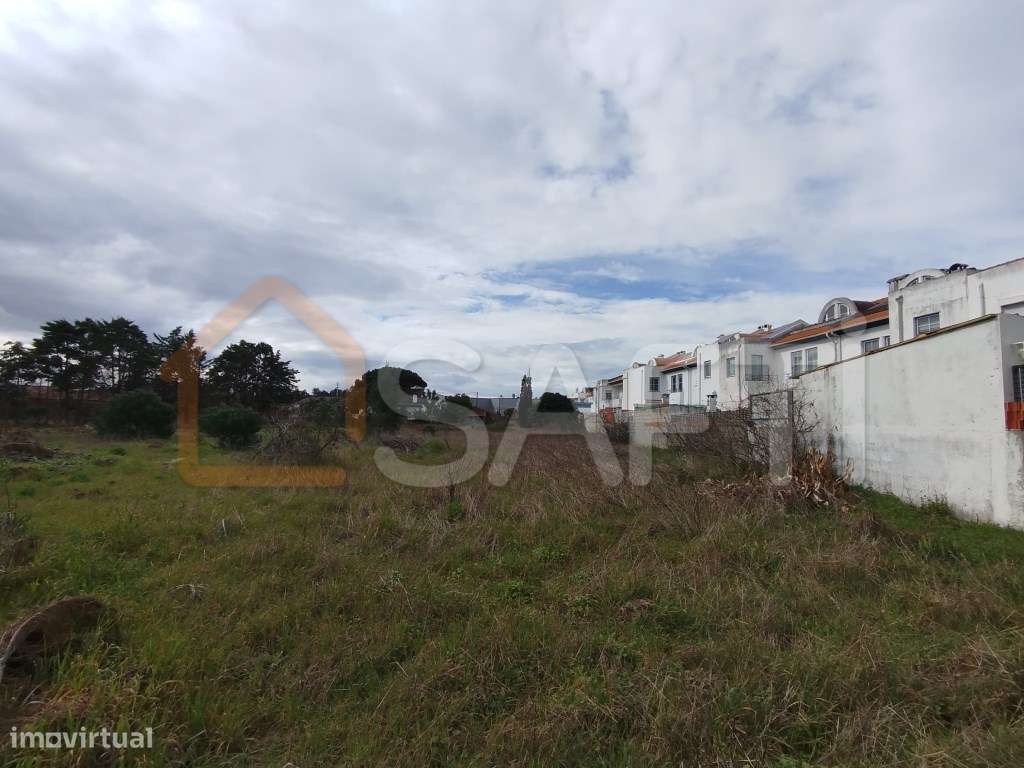 Moradia antiga com Terreno para Construção - Grande imagem: 3/12