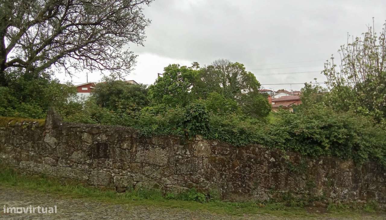 Venda de terreno de construção com 2300m², Vila de Punhe, Viana do-5