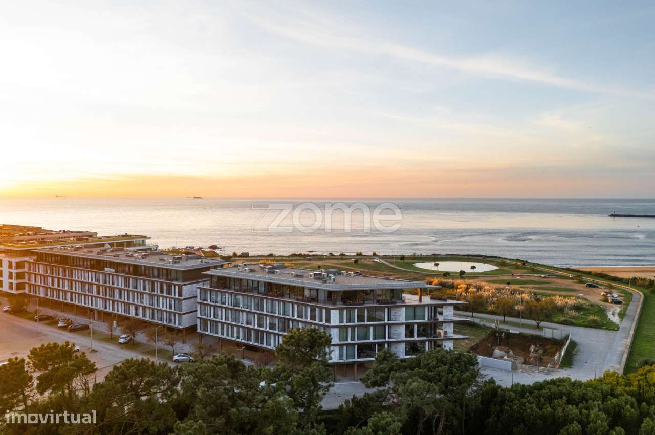 Penthouse T4 de Luxo com Terraço Panorâmico e Elevador Privativo - Grande imagem: 2/56