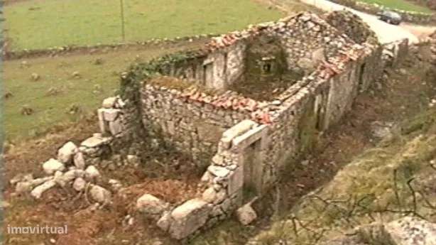 RUINA EM PAREDES DE COURA - Grande imagem: 2/6