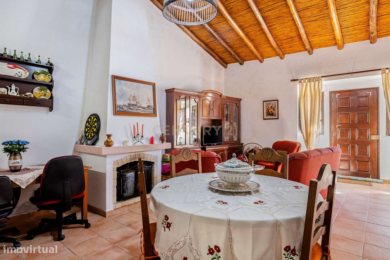 Encantadora Moradia com 7 Divisões  em Parragil Loulé com Vista Campes - Grande imagem: 5/43