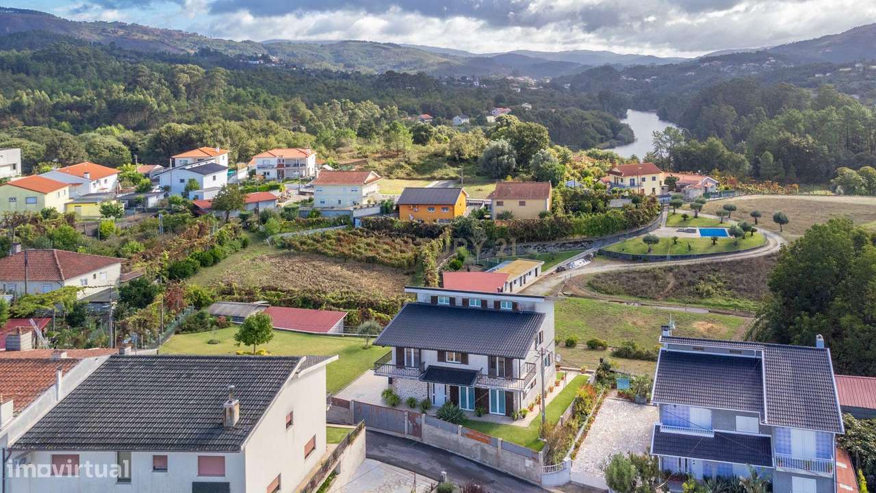 Casa T5 em Travassos, Póvoa de Lanhoso - 265.000€ - Grande imagem: 5/31