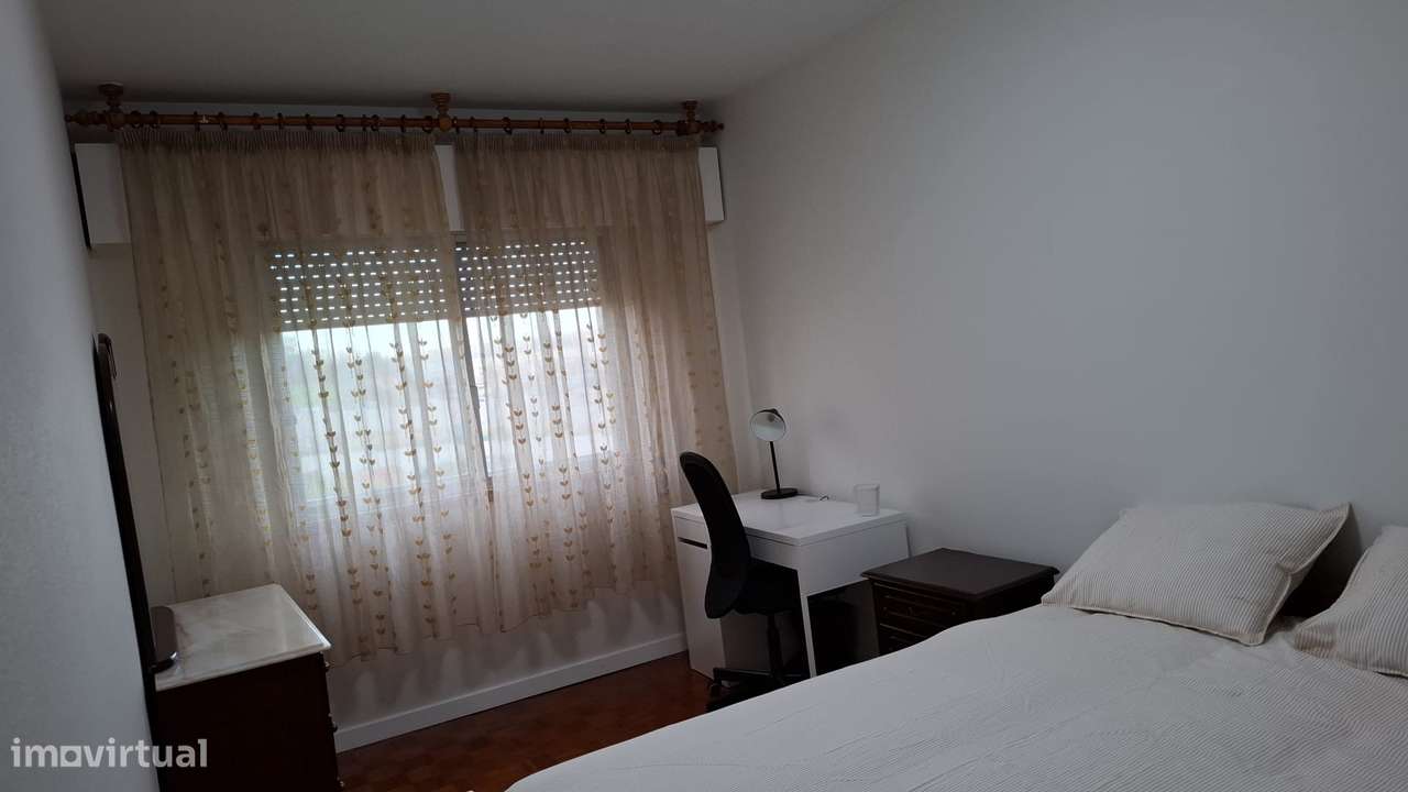 Quarto em Alfornelos-Amadora - Grande imagem: 5/6