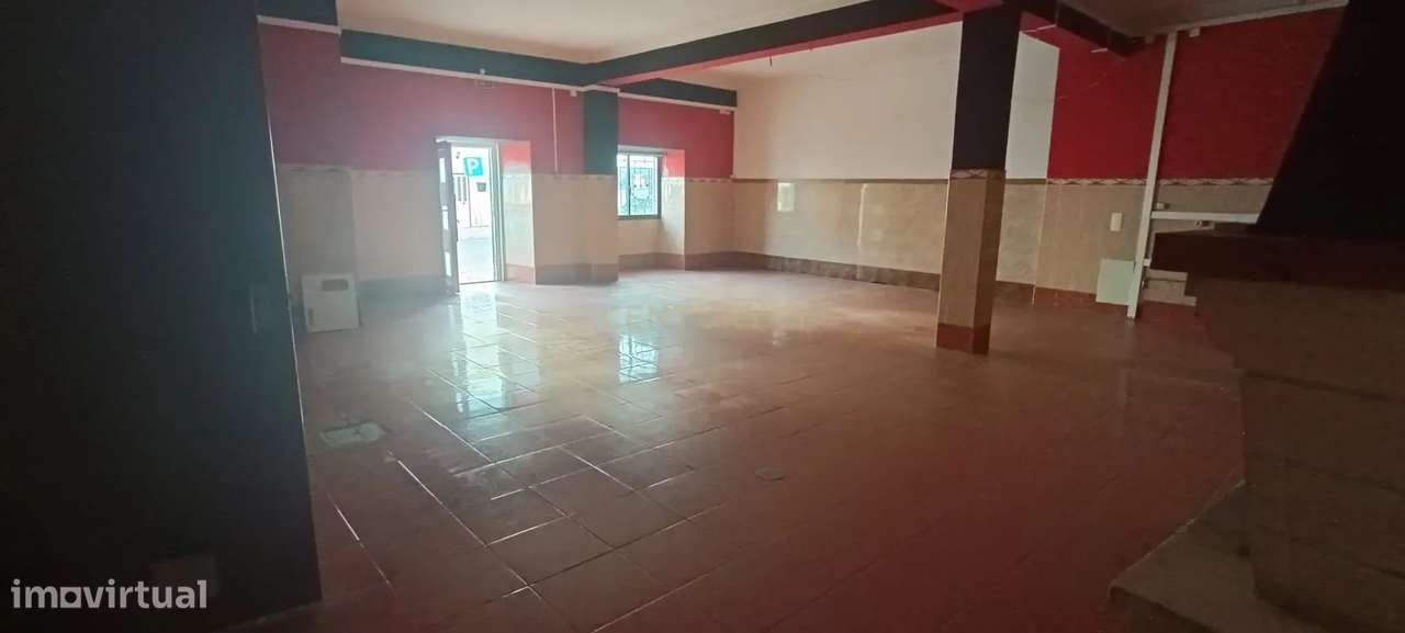 Loja Espaçosa em Montemor o Velho - 165m² com 2 WC - Grande imagem: 1/12