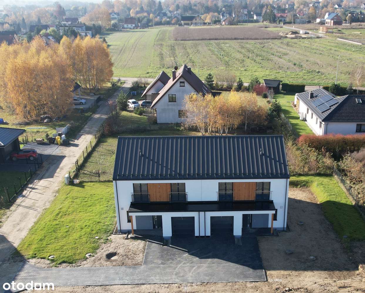 Nowoczesny i funkcjonalny dom 5-pokojowy z dużym ogrodem - Pełny obrazek: 2/2