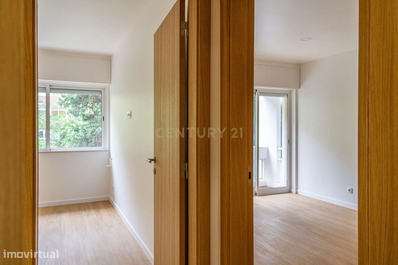 Apartamento T2+1 Remodelado e com estacionamento para Arrendamento – A - Grande imagem: 3/27