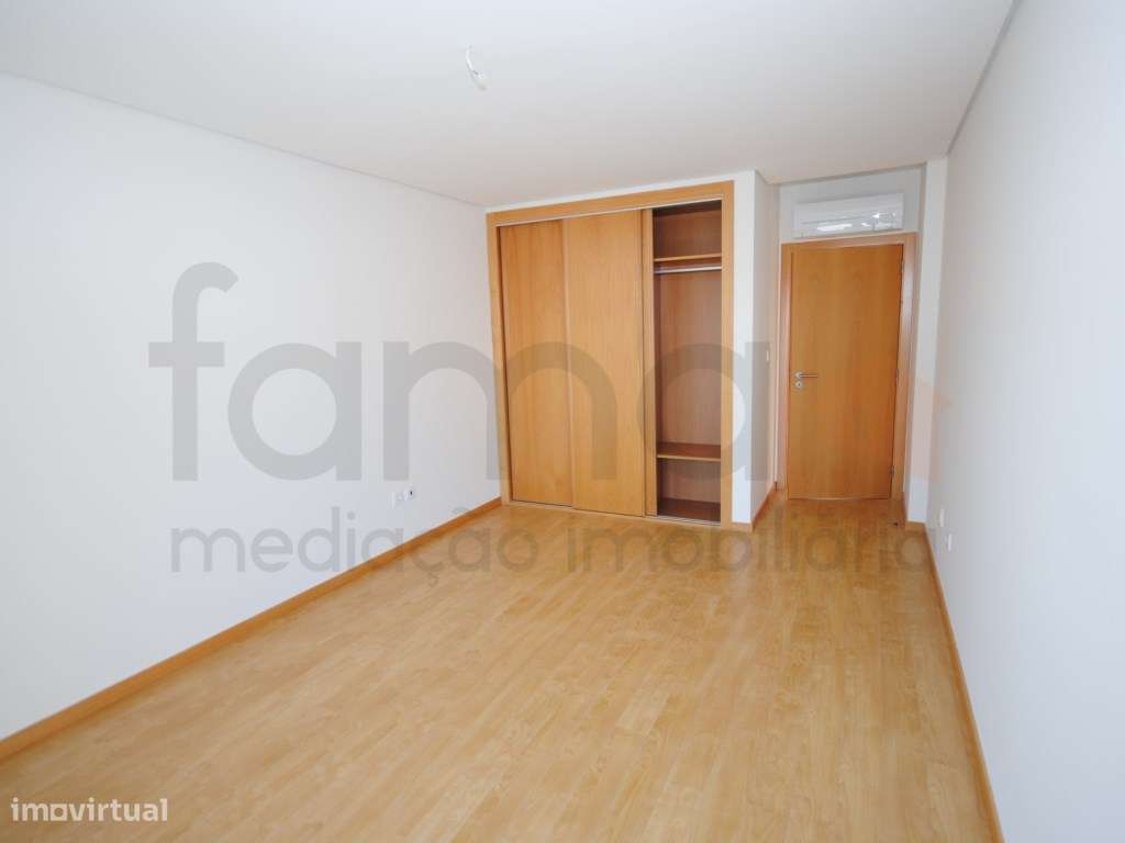 T3 Duplex com terraço centro da Parede-22