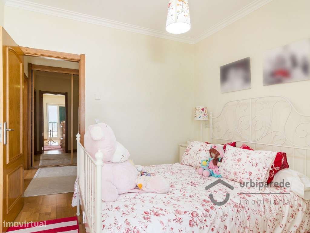 Moradia V4 em condomínio fechado no centro da Ericeira, com garagem.-33