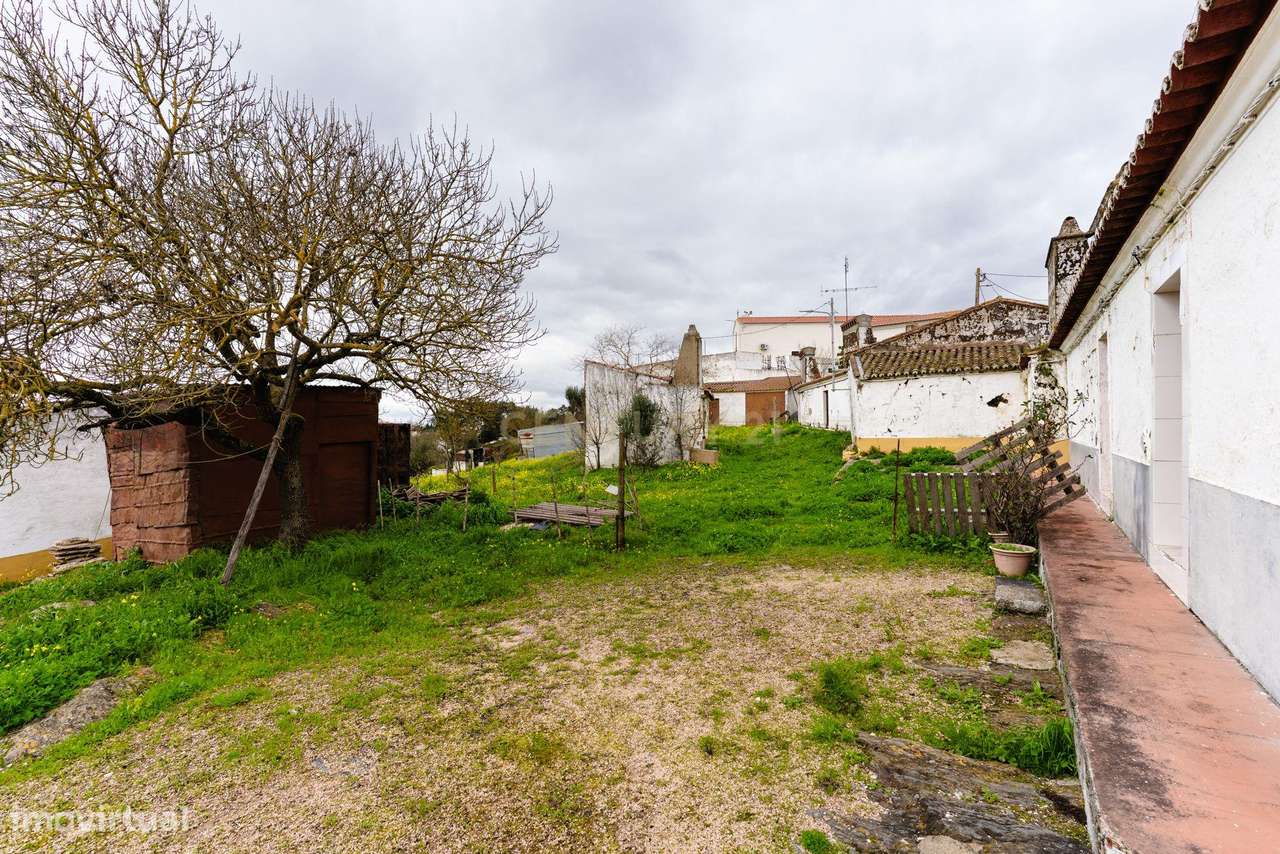 Moradia para recuperação com 6 divisões e terreno rústico com 3654 m2 - Grande imagem: 4/21