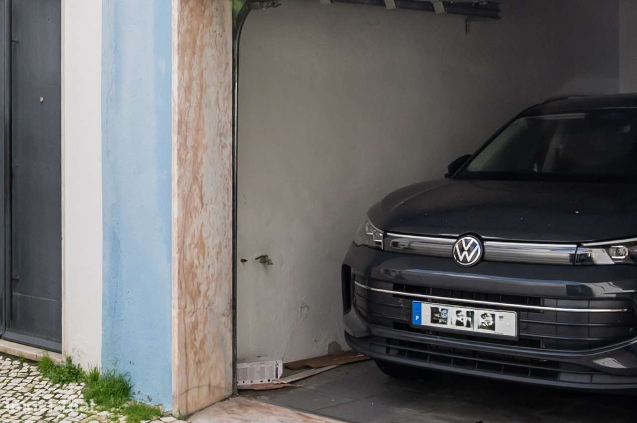 Apartamento T2+1 com 50 m² de Logradouro privativo e garagem, Lisboa-32