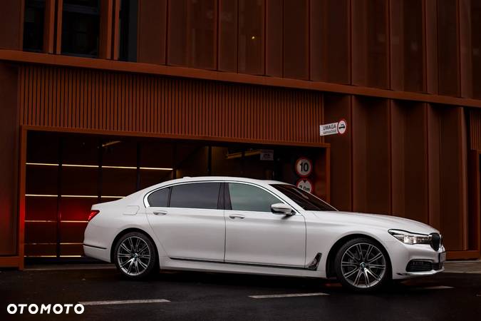 BMW Seria 7 740Li - 5