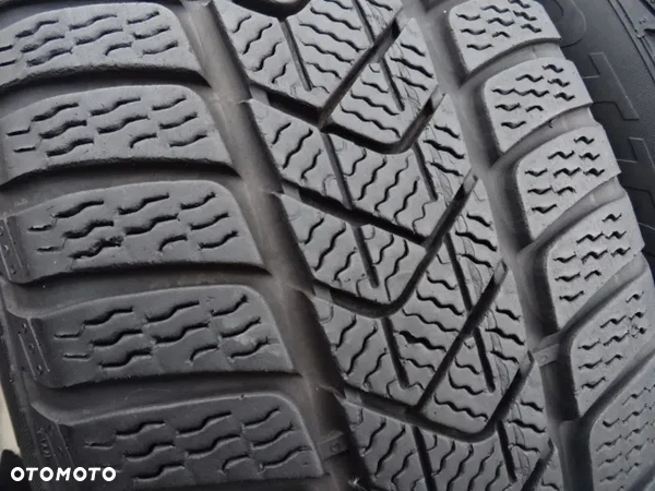 205/60/R17 93H PIRELLI WINTER SOTTO ZERO 3 - 2