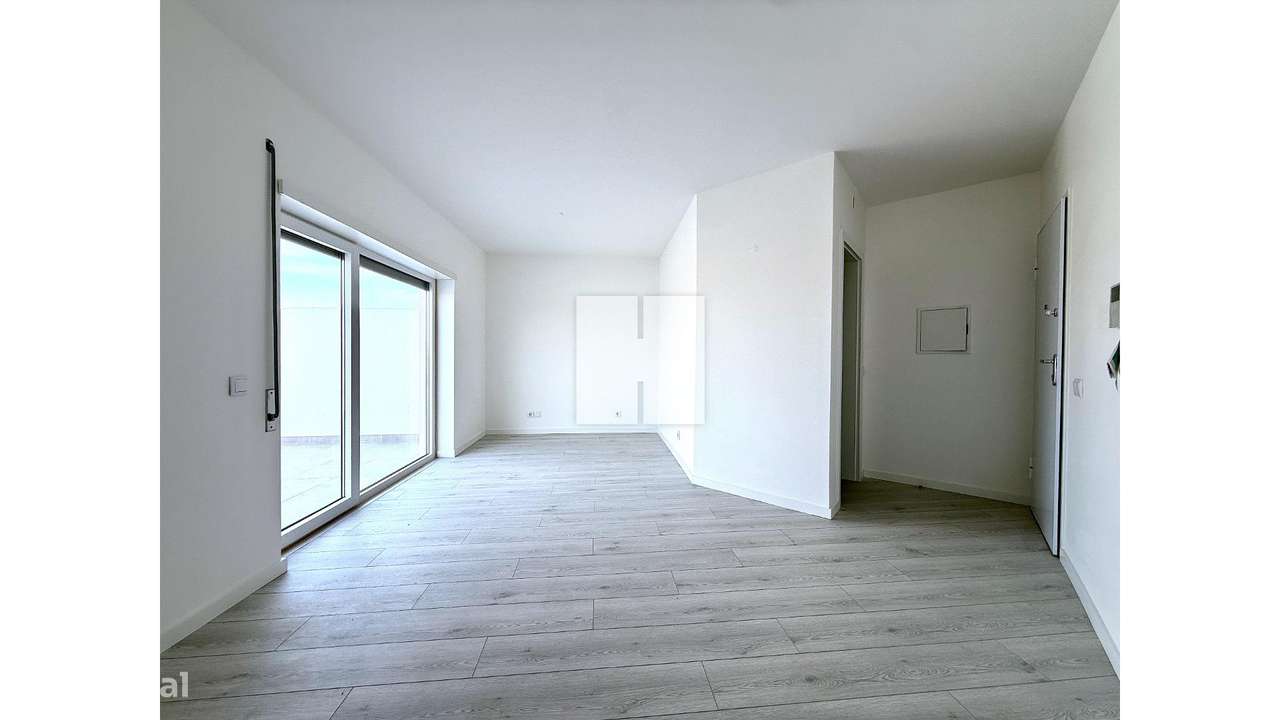 T0 NOVO c/ Terraço no Bairro Novo-9