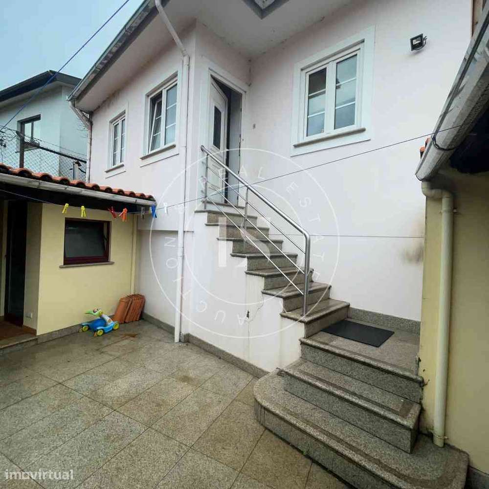 2 Apartamentos + Garagem com Logradouro | Vale de Cambra-37