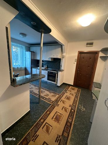Vanzare - Apartament cu 3 camere, parter, mobilat si utilat-1