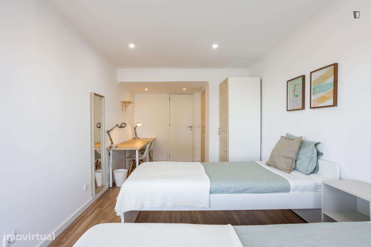 Quarto - localizado em Olaias Lisbon - Grande imagem: 3/15