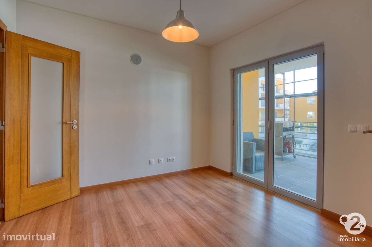 T2+1 em Condomínio Fechado na Malveira – Piscina, Jardim, Garagem p... - Grande imagem: 5/42