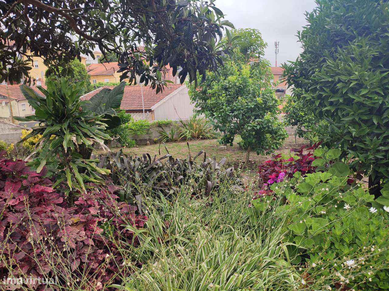 4 casas com tipologias T1, em terreno de  692m2,  à Marina do Freixo-28