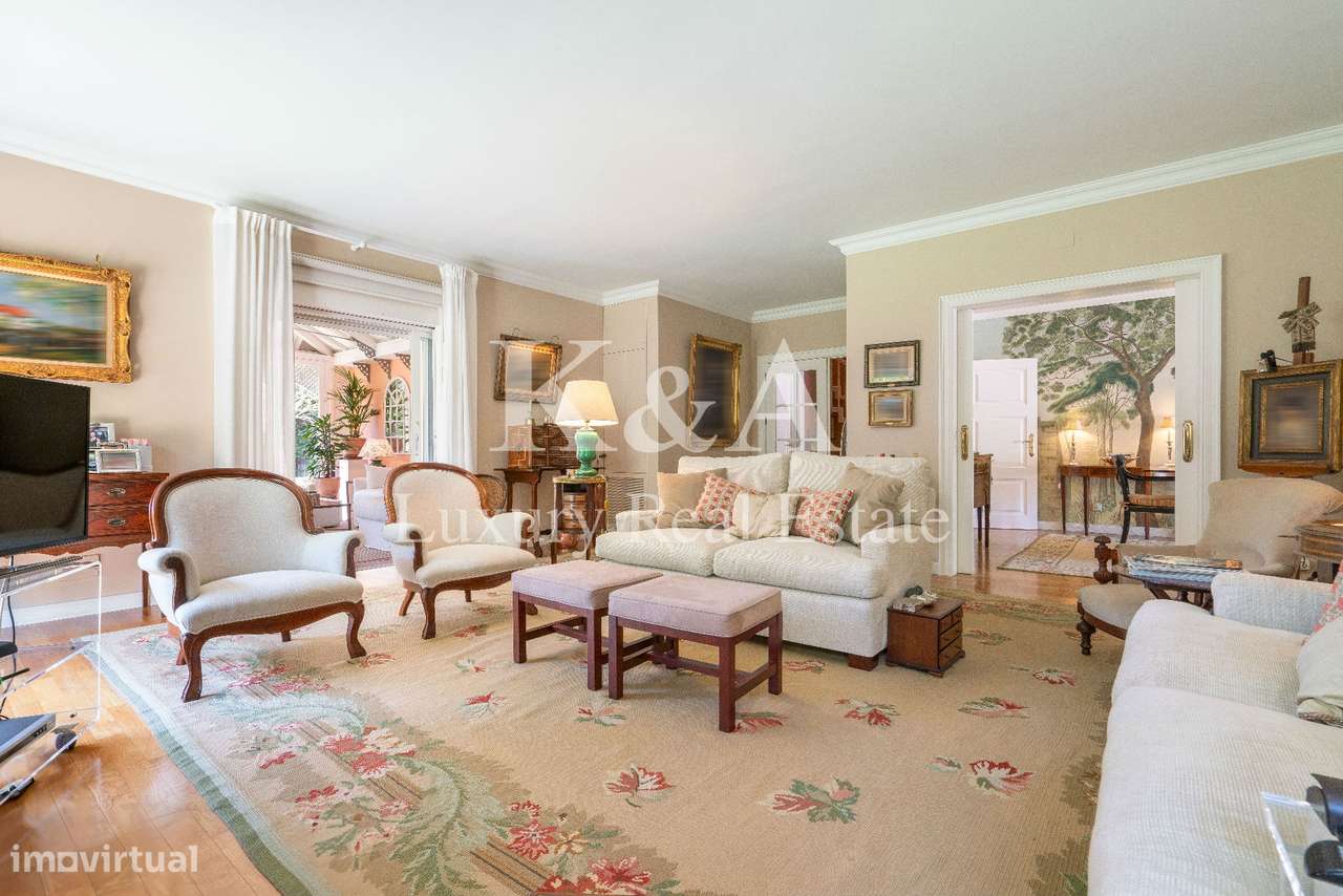 Luxuosa Moradia T5+2, em excelente estado de conservação - Grande imagem: 4/25