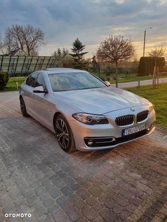 BMW Seria 5 528i xDrive Luxury Line - 1