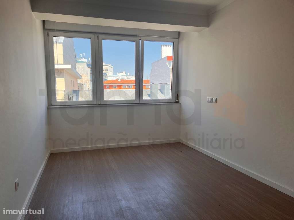 T4+1 no Centro da Amadora ideal para famílias-21
