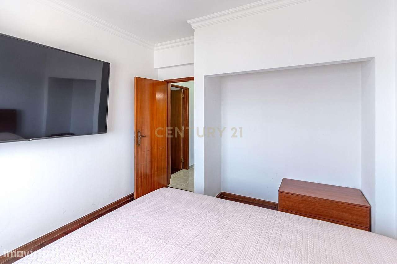 Apartamento T2 à Venda em Vale Flores-8
