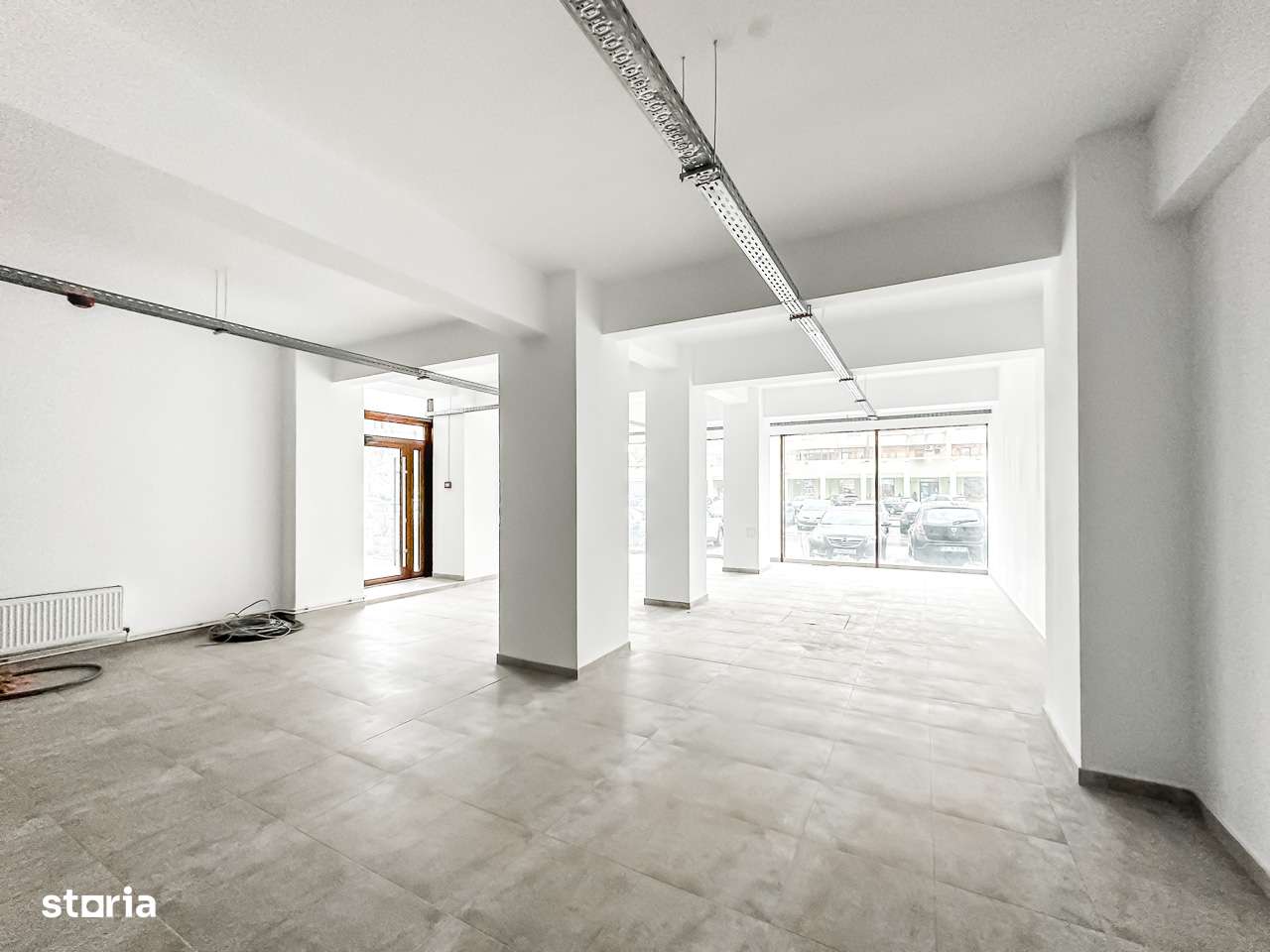 Spatiu comercial open space, cladire noua, parcare, zona centrala - Imagine principală: 2/3