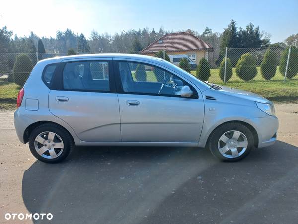 Chevrolet Aveo 1.2 16V Base - 8