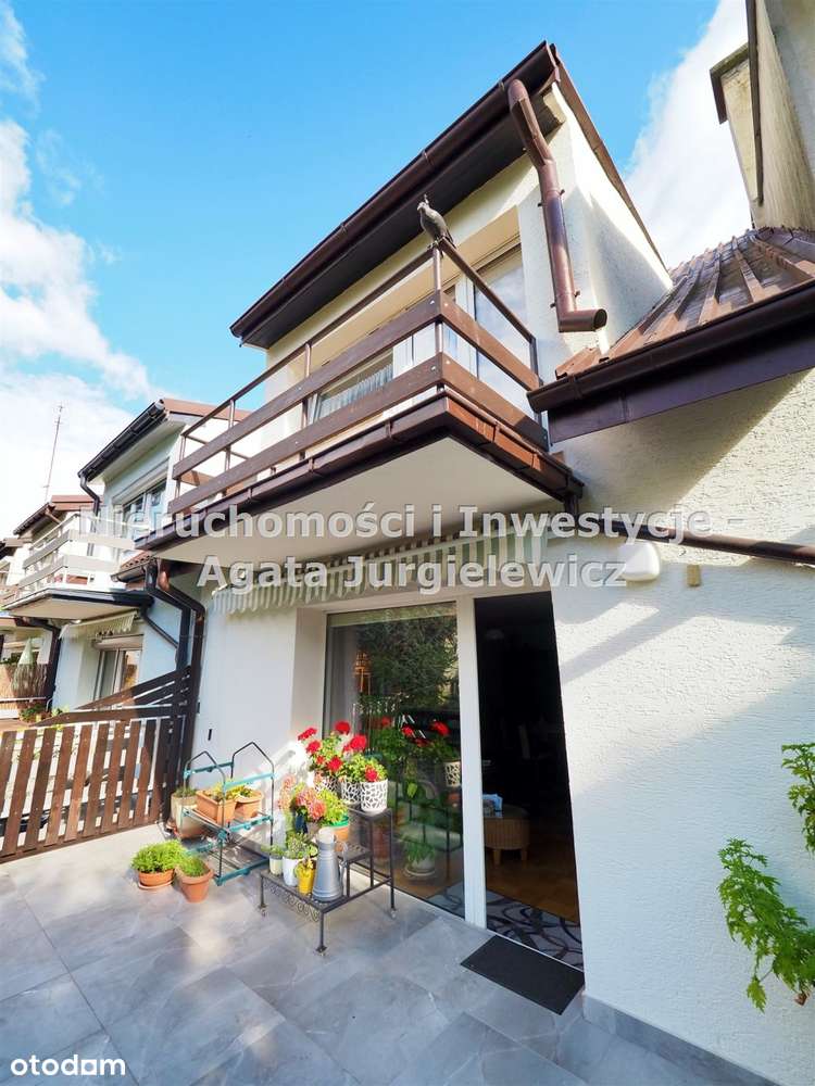 Szereg środkowy, 4 pokoje + strych użytkowy!-13