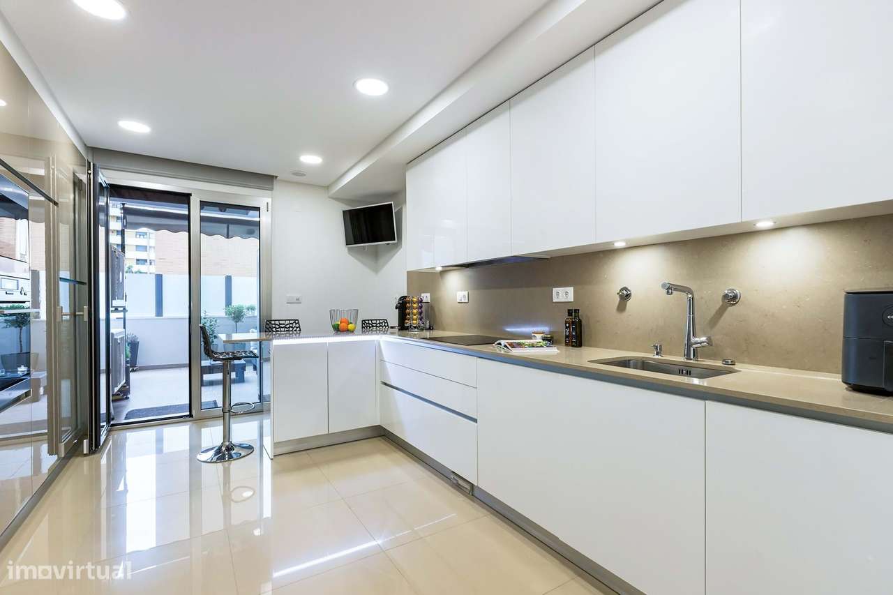 Excelente Apartamento T3 com Terraço e Box no Infantado – Loures-4