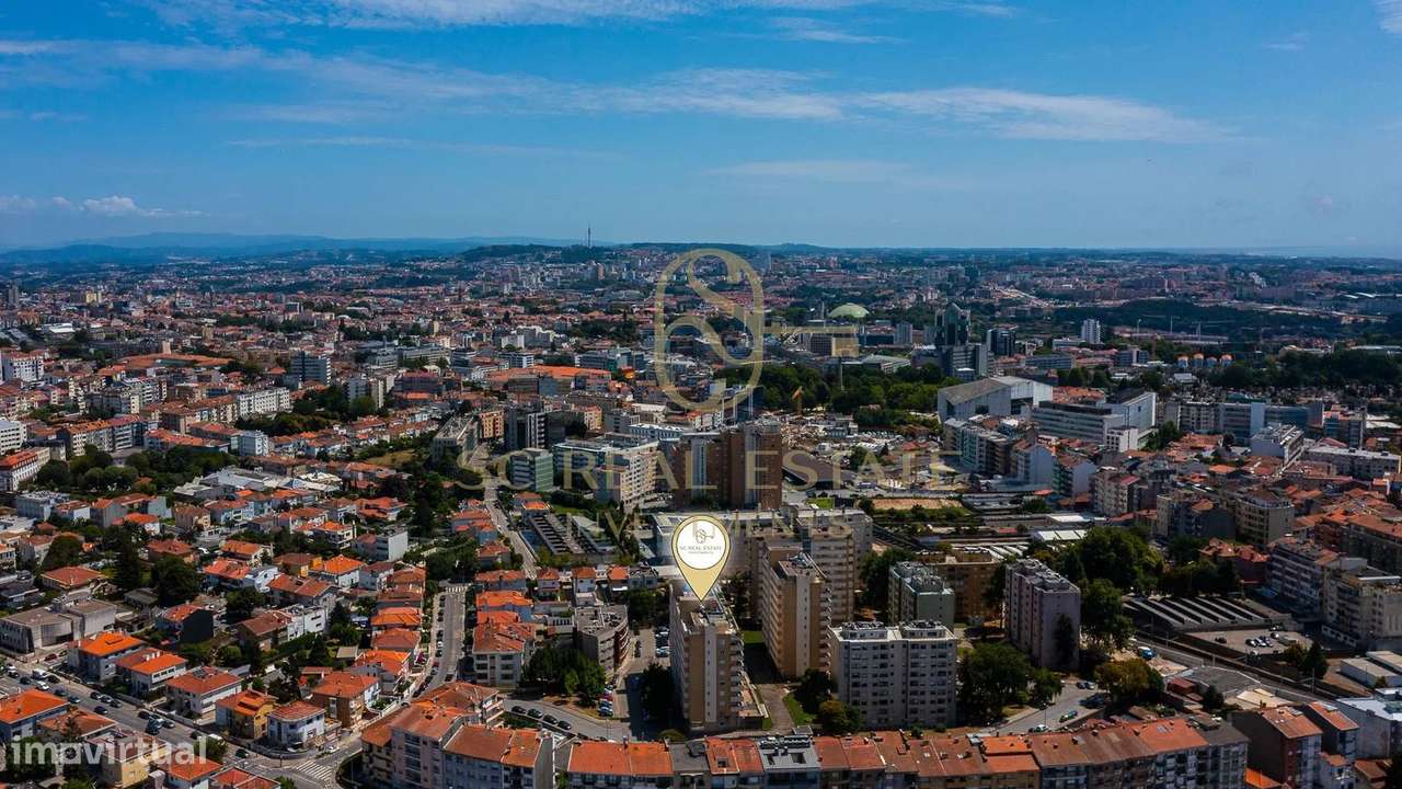Exclusivo T2 Duplex Recuado, Último Piso, 2 Terraços, Cedofeita-30