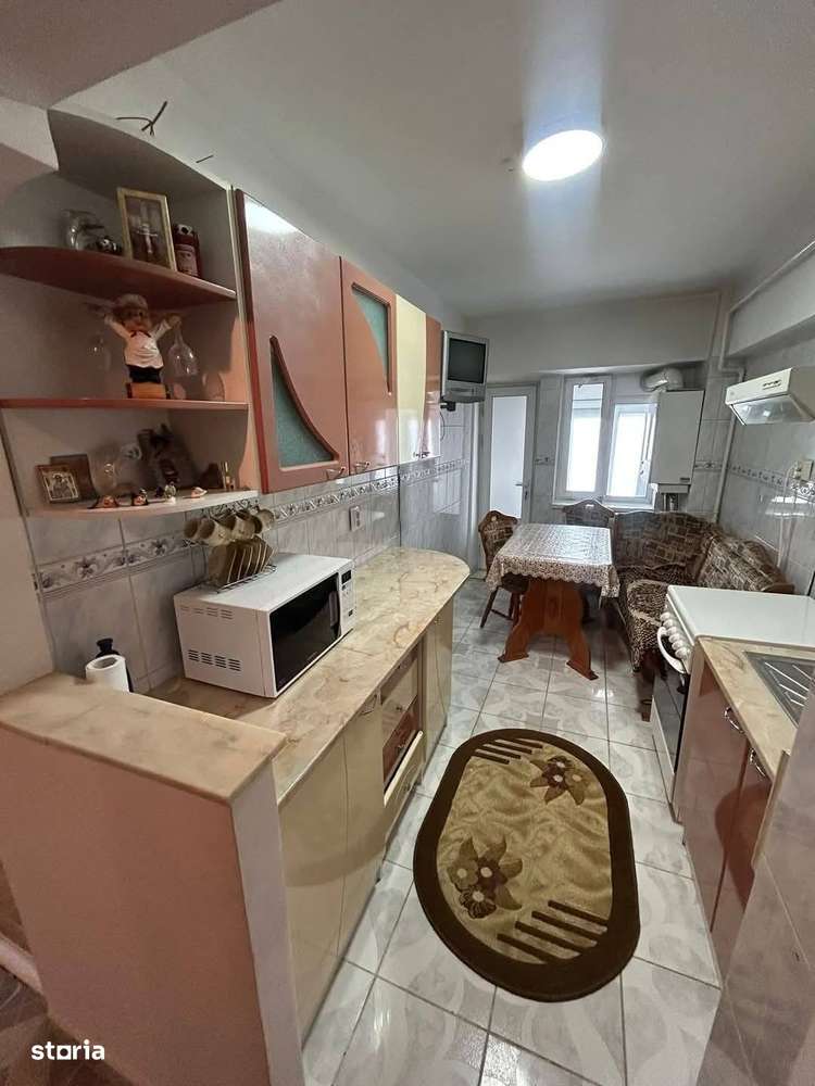 De vanzare 2 camere,3 balcoane ,mobilat si utilat zona Pietonal - Imagine principală: 4/6