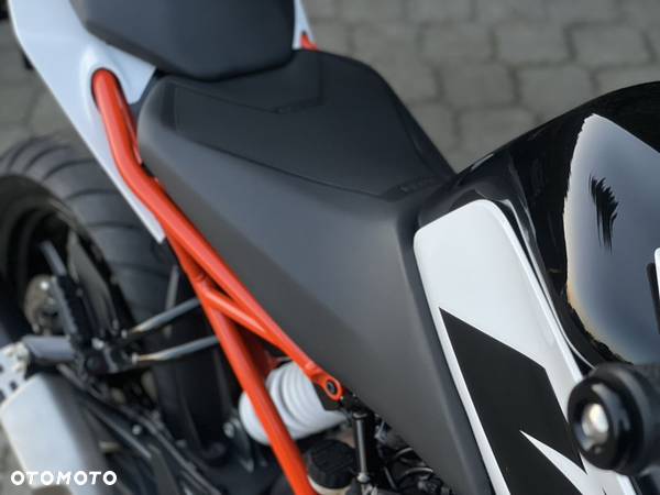 KTM Duke - 18