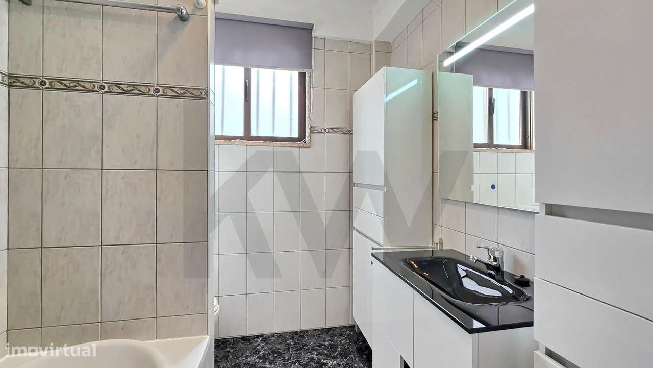 Apartamento T3 renovado no centro de Albergaria-14