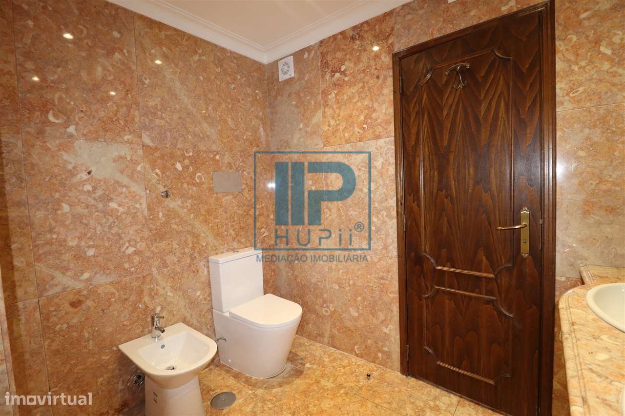 Apartamento T4 Venda em Oliveira, São Paio e São Sebastião,Guimarães-22